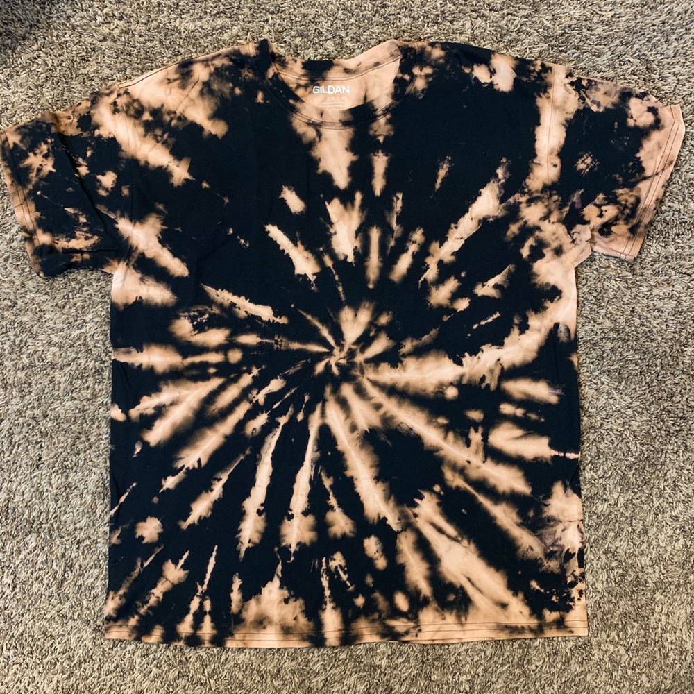 tie dye t shirt